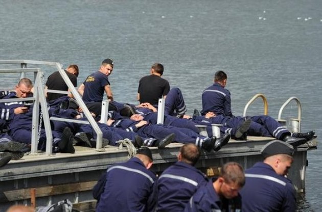 Российские моряки останутся ждать "Мистралей" во французском порту