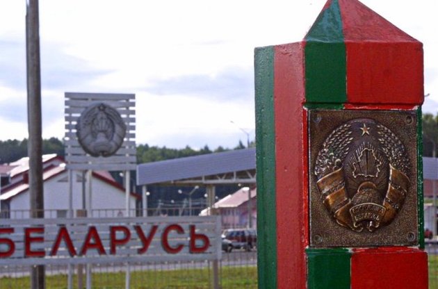Беларусь в одностороннем порядке возобновила таможенный контроль на границе с РФ