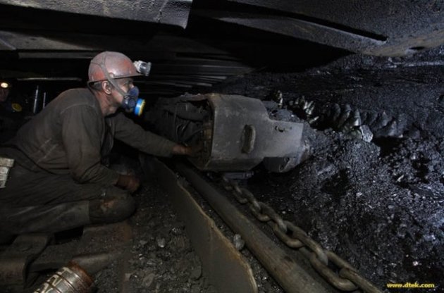 Україна в листопаді скоротила видобуток вугілля майже в два рази