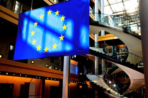 ЕС теряет из-за коррупции 120 млрд евро в год