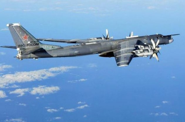 Літак ВПС Росії ледь не зіткнувся з цивільним літаком