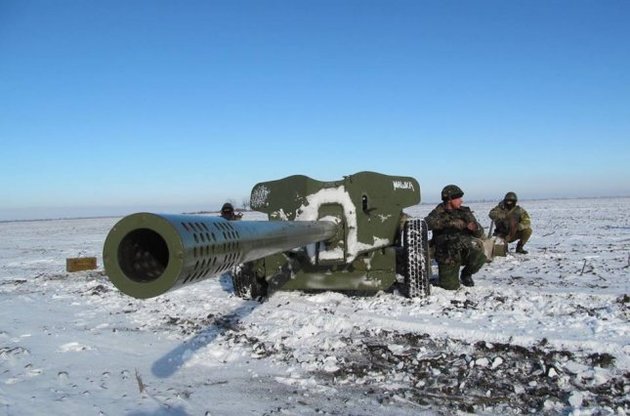 Украинская армия отведет артиллерию только после полного прекращения огня в Донбассе