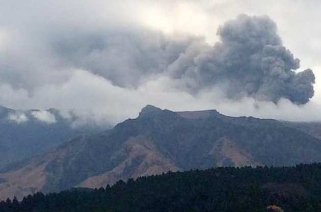 На Камчатці прокинувся найбільший вулкан Євразії