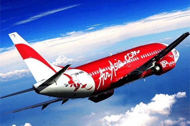 Водолазы ищут "черные ящики" упавшего самолета AirAsia
