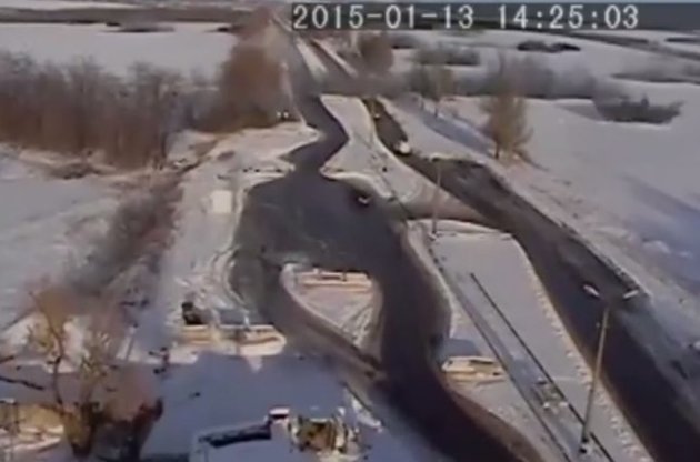 На видео видно, как &quot;Грады&quot; боевиков квадратами покрывают дорогу &quot;Донецк-Мариуполь&quot;