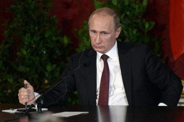 Путін звужує коло своїх друзів через розбіжності в поглядах відносно України - Bloomberg