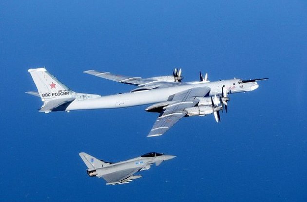 Истребители Британии перехватили два российских бомбардировщика над Ла-Маншем