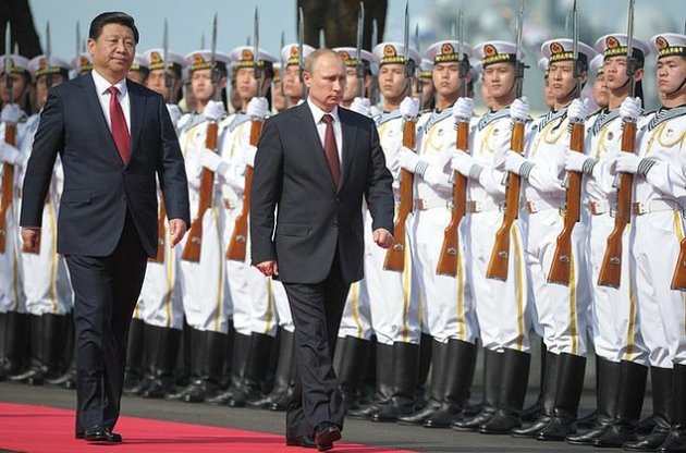 Китай бросил российской экономике "спасательный круг" – The Daily Beast