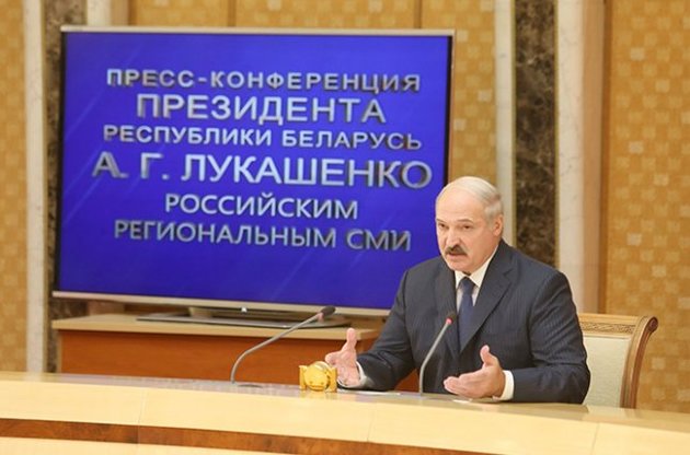 Лукашенко побоюється, що "болото" найманців "доповзе" з України у Білорусь