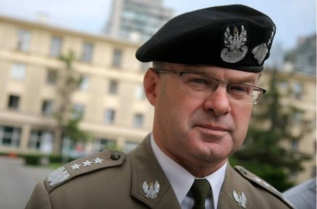 Генерал Скрипчак пропонує віддати Україні зайві польські танки.