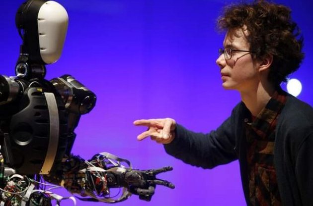 Білл Гейтс побоюється загибелі людства від штучного інтелекту