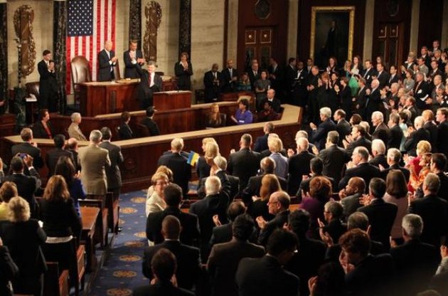 Сенатор Менендес призывает быстрее предоставить Украине оружие