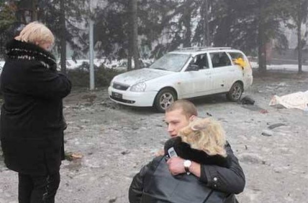 У Донецьку обстрілян пункт роздачі гумдопомоги і тролейбус - мінімум 7 загиблих