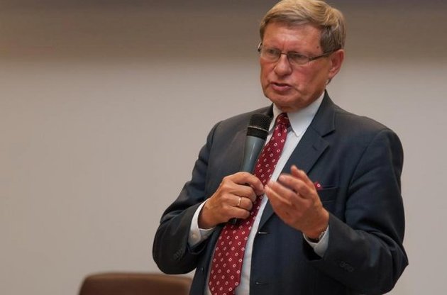 В Польщі не радять Україні слухати порад Лєшека Барцеловича. Ілюстрація.