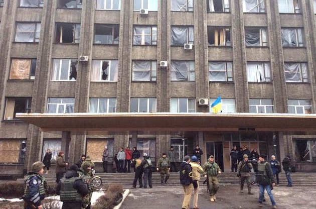 В Дебальцево, по данным МВД, продолжают находится около 10 тысяч человек