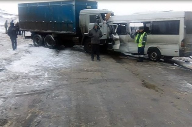 В России в ДТП попал микроавтобус из Украины, погибли 11 человек - СМИ