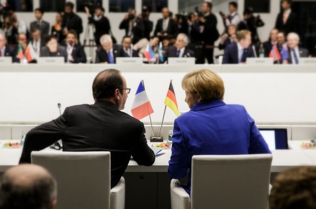 Российские СМИ сообщили о сути предложений Меркель и Олланда по Донбассу