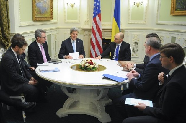 Керри приехал в Киев