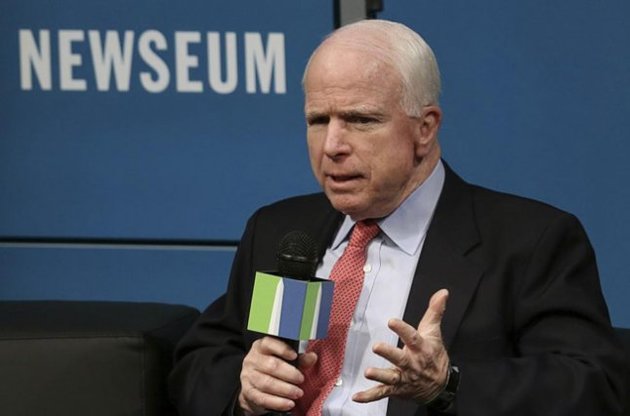 Маккейн обіцяє через Конгрес примусити Обаму до постачання зброї в Україну