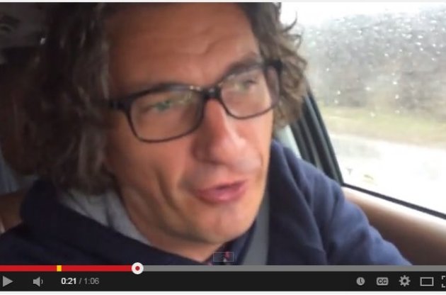 Скрябин записывает послание власти Украины в своем авто, 1 февраля