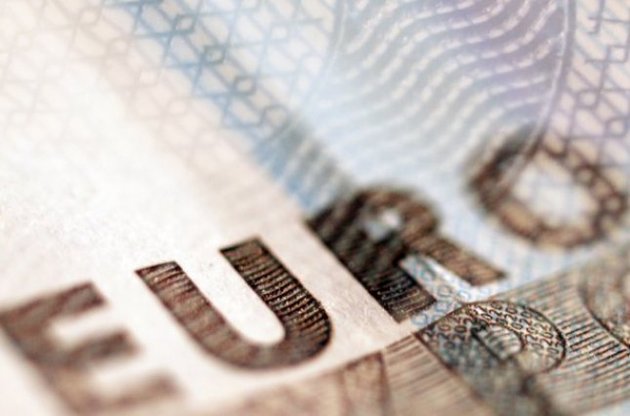 Евро на межбанке превысил психологический рубеж в 30 грн