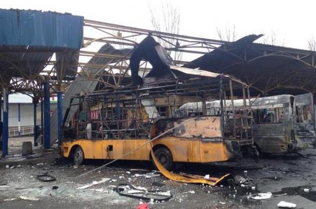 При обстреле автостанции погибли шестеро человек