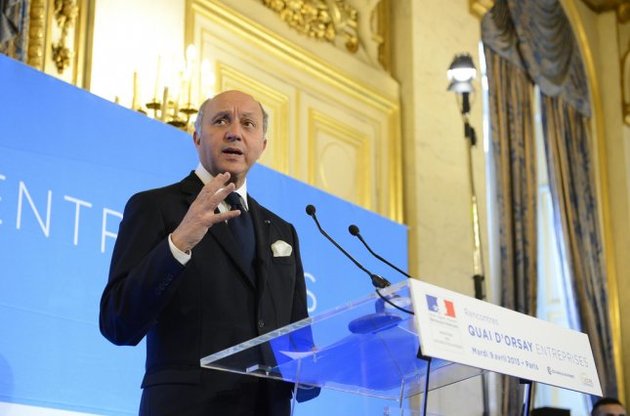 Глава МЗС Франції повідомив, що угода щодо "Містралів"  і надалі призупинена