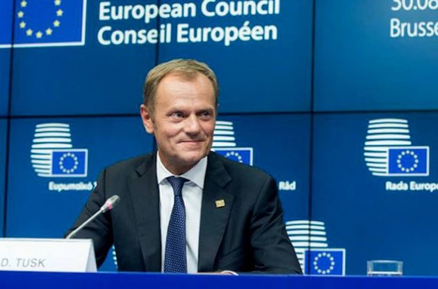 Туск перед переговорами в Мінську запросив Порошенка на завтрашній саміт ЄС
