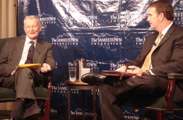 Руководство The Jamestown Foundation - Збигнев Бжезинский (слева) и Глен Ховард (справа)