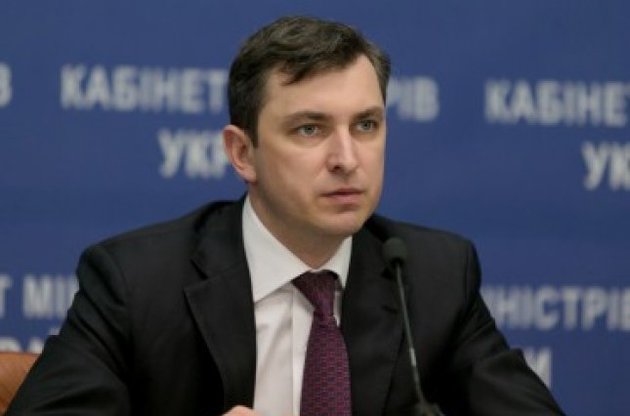 Яценюк відсторонив керівництво податкової та митниці на час службового розслідування