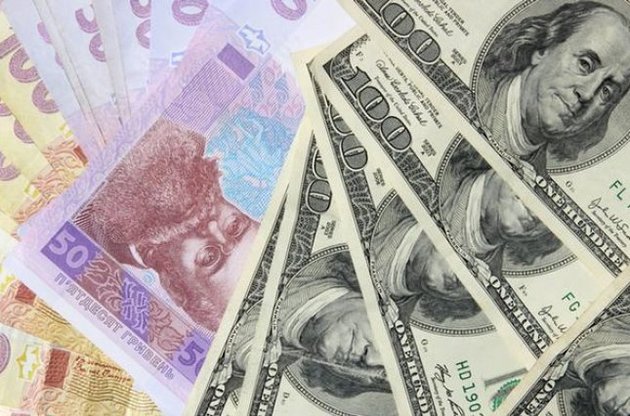 Гривня продолжает стремительно падать