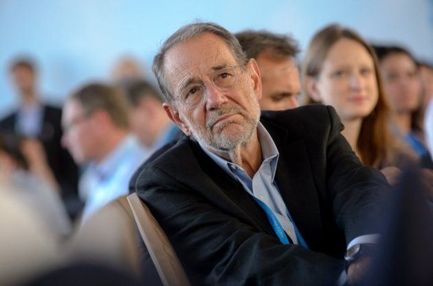 Солана вважає, що ЄС потрібно створити оборонний союз за межами НАТО. Ілюстрація