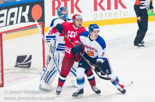 Хоккейная сборная России в форме "СССР" проиграла Финляндии