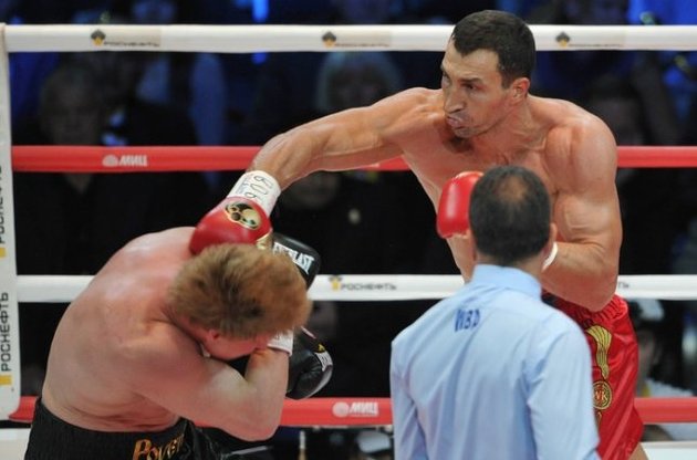 Украинец Владимир Кличко выиграл у Александра Поветкина осенью 2013-го