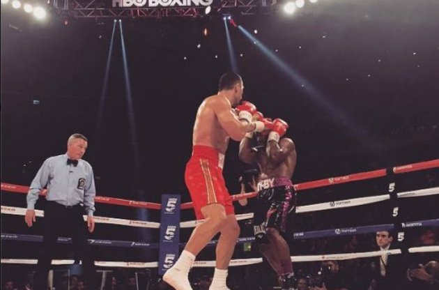 Владимир Кличко единогласным решением судей победил Дженнингса