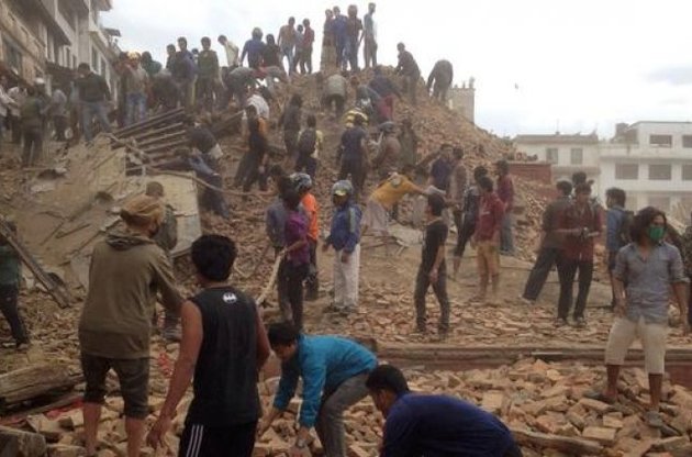 Число жертв землетрусу в Непалі перевищило 1,9 тисячі осіб