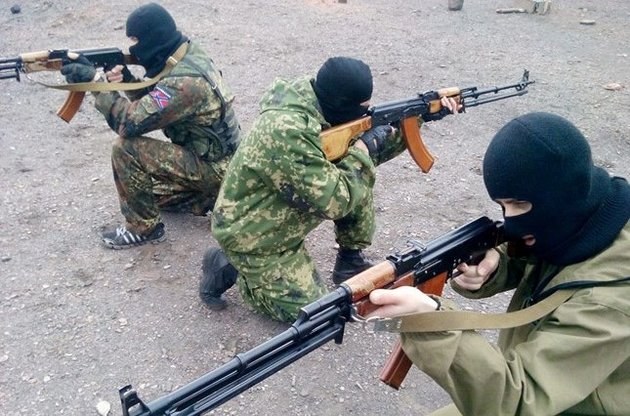 У Донецьку бойовики оточили базу "козаків"