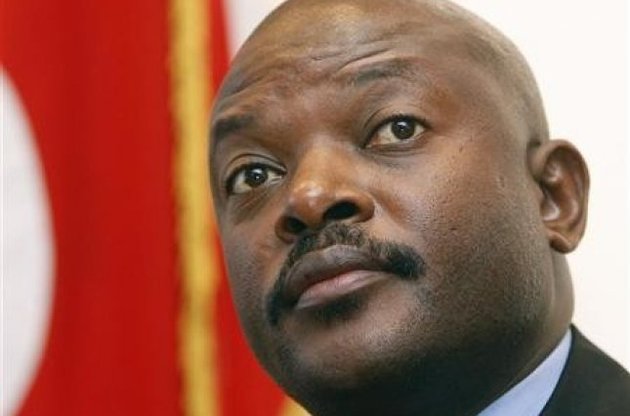 Президент Бурунди, насмехавшийся над переворотом, не смог вернуться в страну