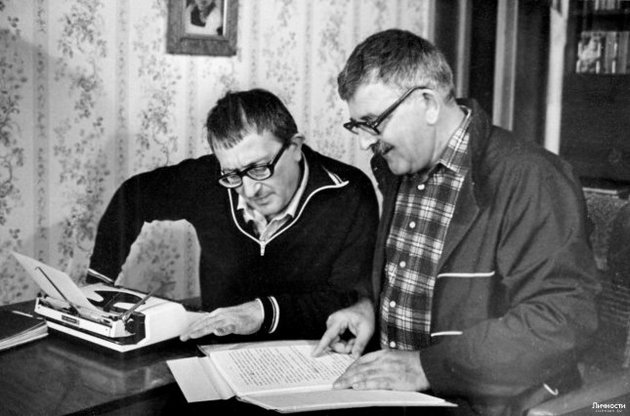 Архив Стругацкий секретно вывезли из Донецка