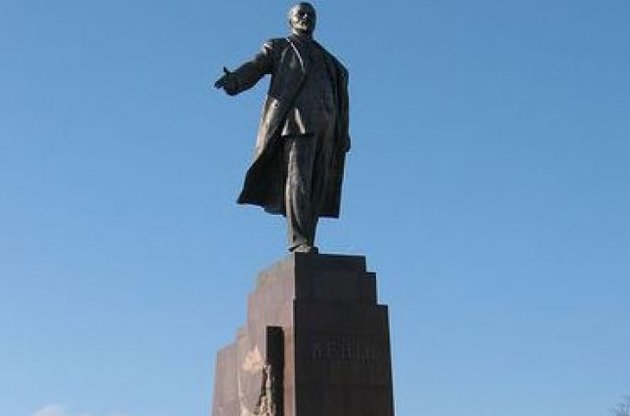 Минкультуры РФ обещает защищать памятники Ленину