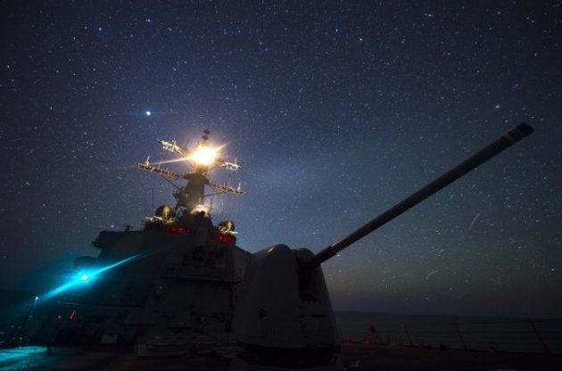 США направят в Черное море ракетный эсминец