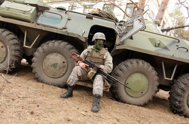 Сложная обстановка на Донецком и Мариупольском направлениях, восьмеро военных ранены
