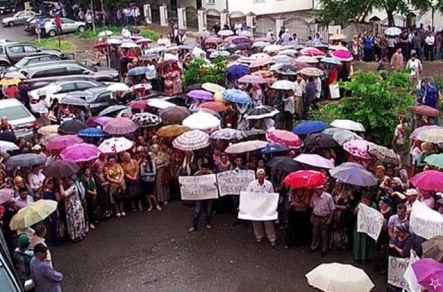 Перед погромами под офисом комитета проходил митинг