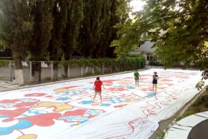 У Києві художники розписали найбільший рушник