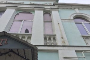 В Крыму со здания Меджлиса сорвали крымскотатарский флаг