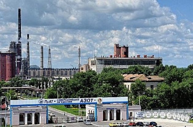 Яценюк угрожает национализировать азотные заводы Фирташа за долги