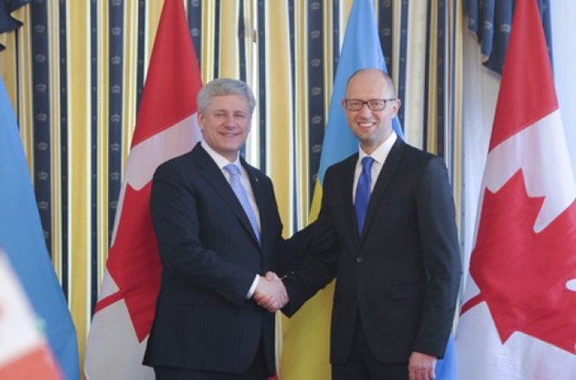 Стивен Харпер прилетел в Киев перед саммитом G7