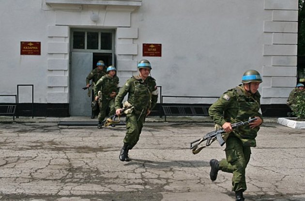 Порошенко запретил транзит российских солдат в Приднестровье через Украину