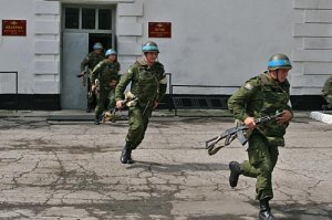 Порошенко заборонив транзит російських солдатів Придністров'я через Україну