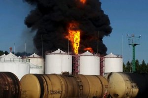 Під Києвом горить нафтобаза, є постраждалі